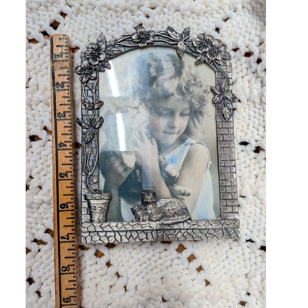 Vintage Pewter Style Cat and Girl Picture Frame Floral Arched Metal 5x7 7.5x5.5